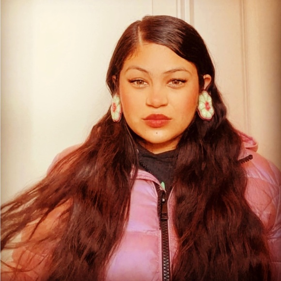 Meet your Posher, Anna 💕 - Picture 1 of 15